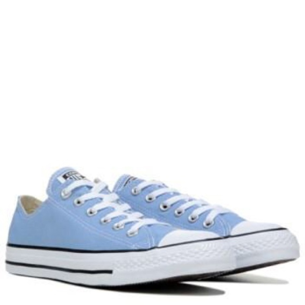 *must go* converse low top classics baby blue